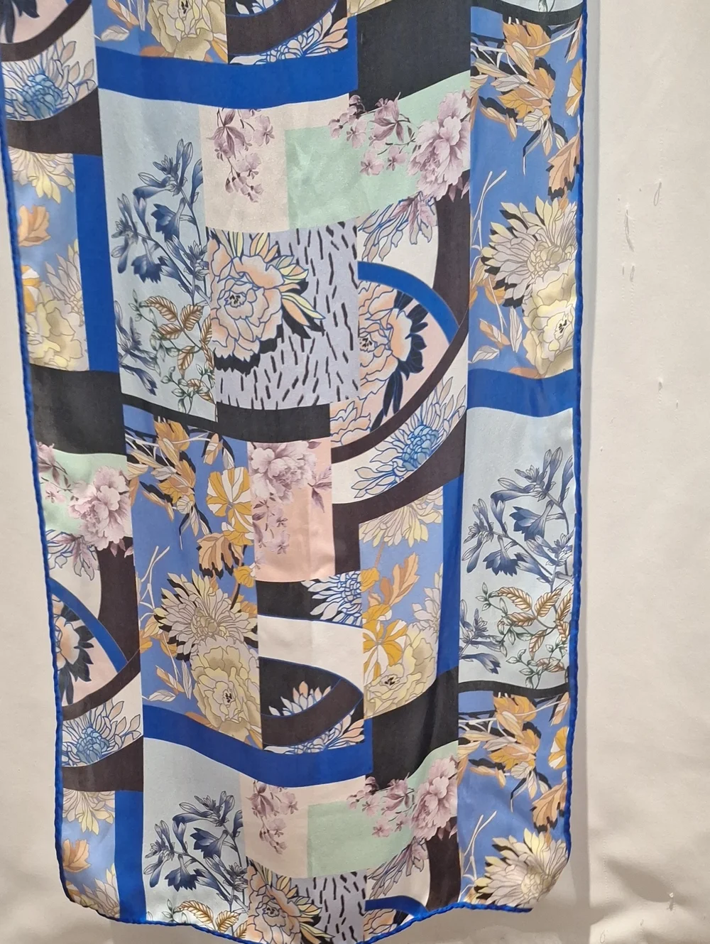 Navigo Cruise Classics Blue Floral Patchwork Silk Scarf